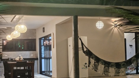 New house in the Itamambuca condominium, Ubatuba, 30 meters from the beach.