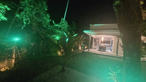 New house in the Itamambuca condominium, Ubatuba, 30 meters from the beach.