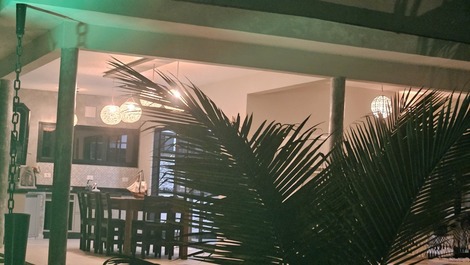 New house in the Itamambuca condominium, Ubatuba, 30 meters from the beach.