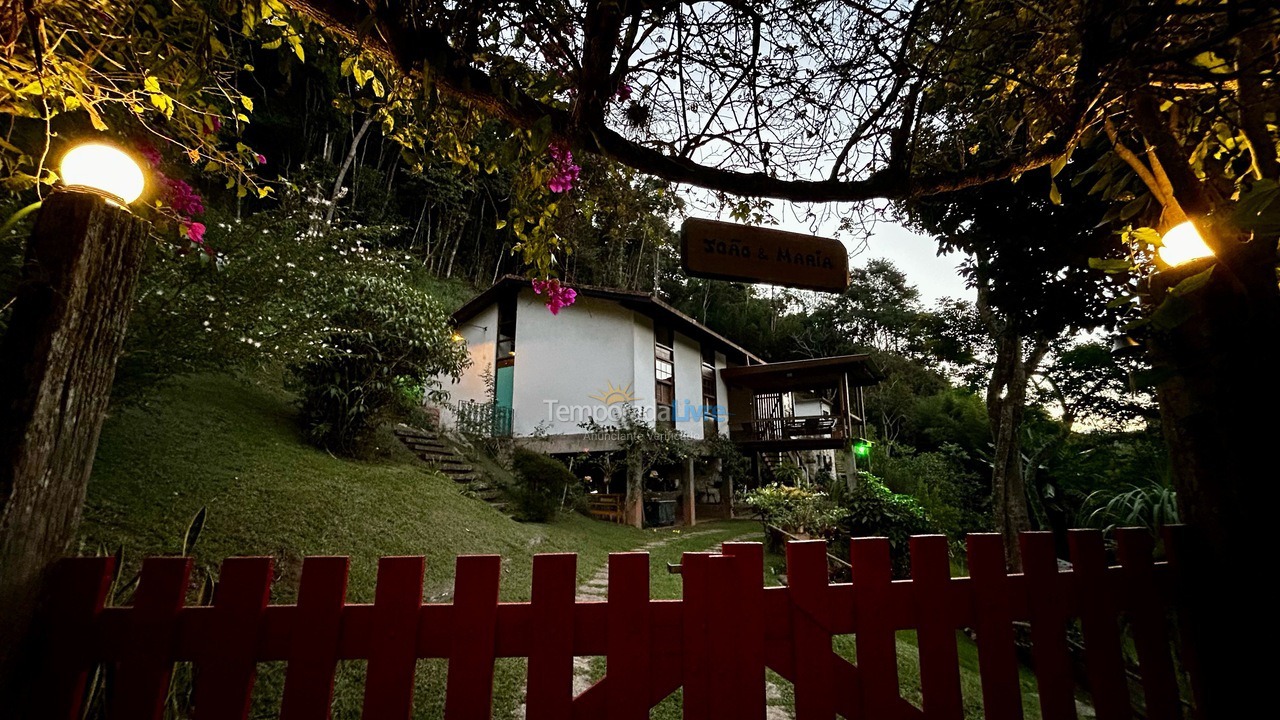 House for vacation rental in Teresópolis (Pessegueiros)