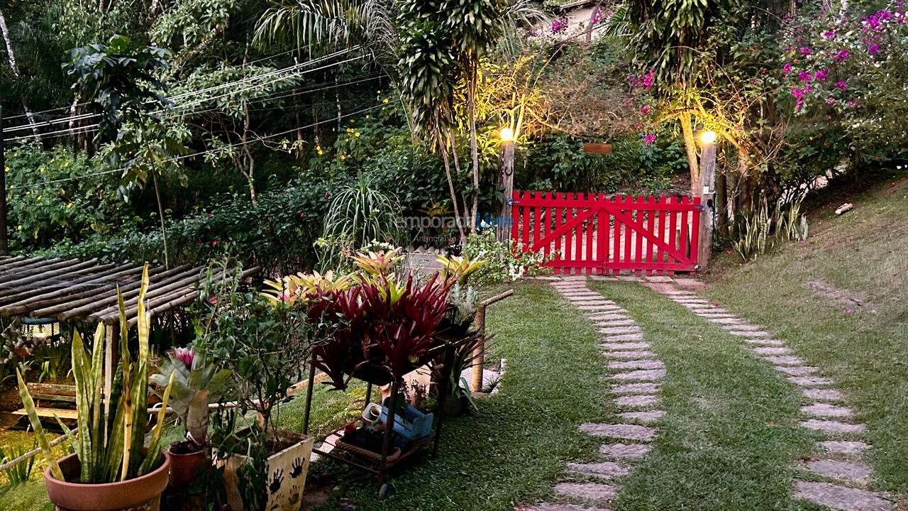 House for vacation rental in Teresópolis (Pessegueiros)