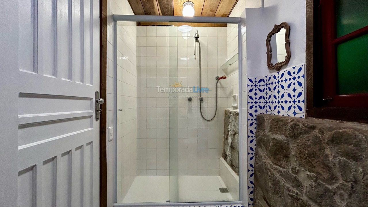 House for vacation rental in Teresópolis (Pessegueiros)