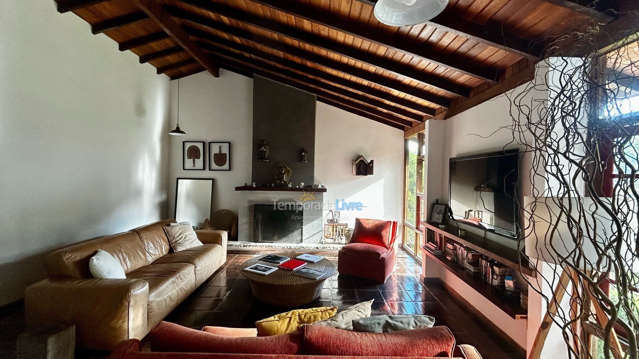 House for vacation rental in Teresópolis (Pessegueiros)