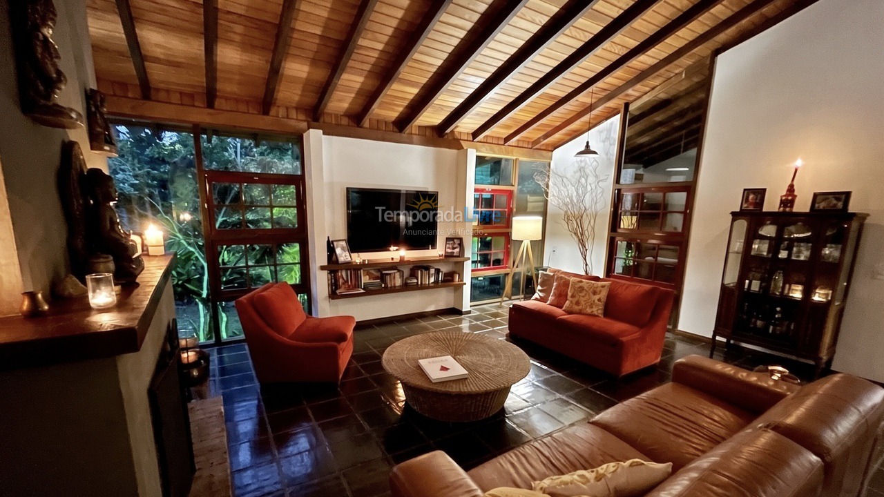 House for vacation rental in Teresópolis (Pessegueiros)