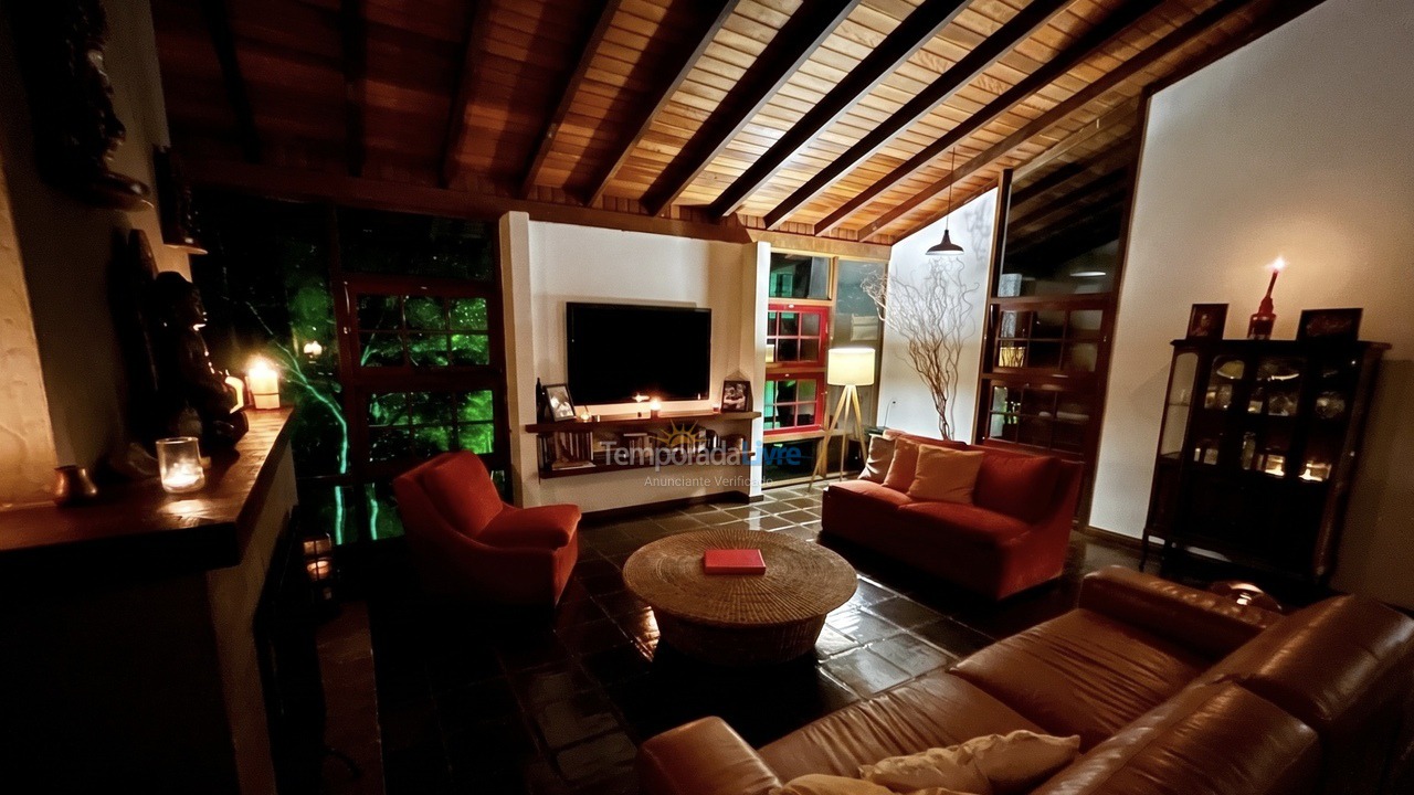 House for vacation rental in Teresópolis (Pessegueiros)