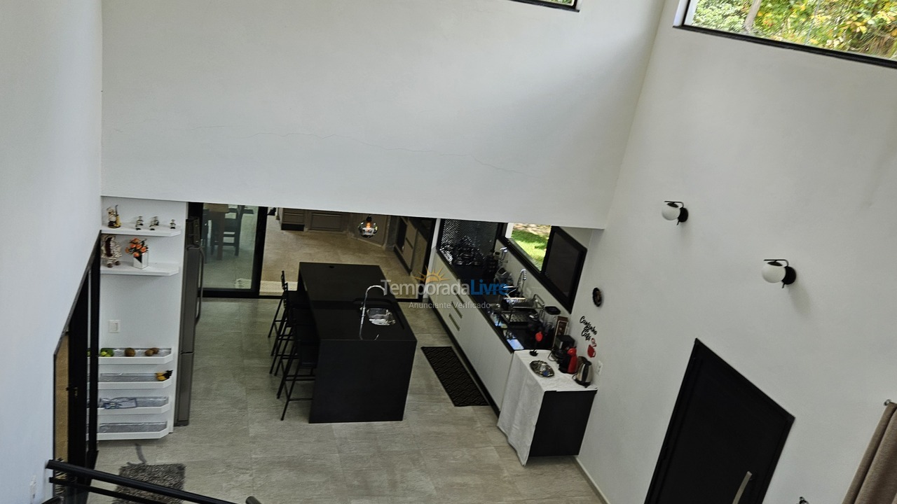 Casa para aluguel de temporada em Ubatuba (Itamambuca Condominio)