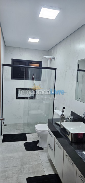 Casa para aluguel de temporada em Ubatuba (Itamambuca Condominio)