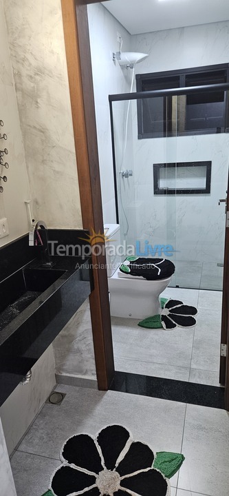 Casa para aluguel de temporada em Ubatuba (Itamambuca Condominio)