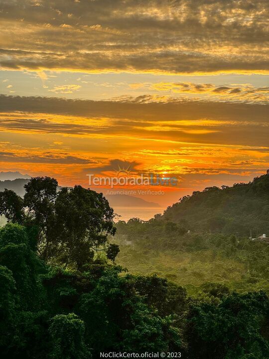 Casa para aluguel de temporada em Ubatuba (Itamambuca Condominio)