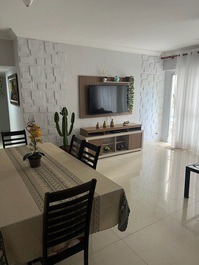 Apt TOP Pé na areia Praia Pitangueiras e Praia Enseada/ Churrasqueira