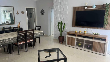 Apt TOP Pé na areia Praia Pitangueiras e Praia Enseada/ Churrasqueira
