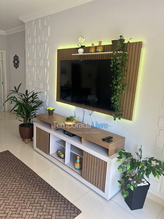 Apartamento para aluguel de temporada em Guarujá (Pitangueiras)