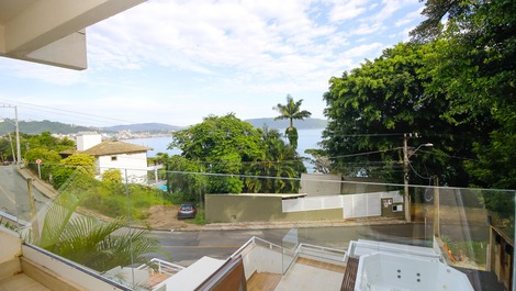 Casa para 10 personas con spa y vistas al mar en la playa de Lagoinha.