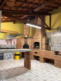 Country retreat with pool and barbecue area, Mogi das Cruzes, 1 hour from São Paulo.