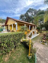 Country retreat with pool and barbecue area, Mogi das Cruzes, 1 hour from São Paulo.