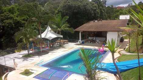 Chácara em Atibaia, Piscina com Escorregador, Vista da Serra
