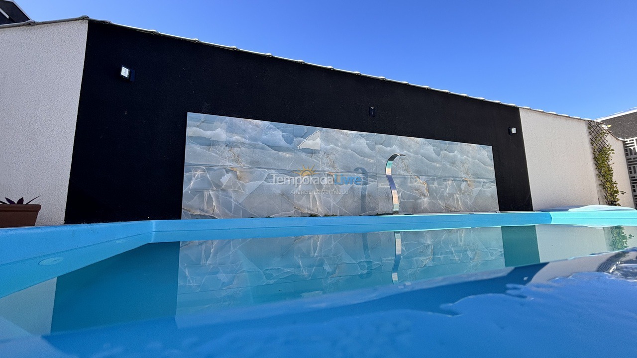 Casa para aluguel de temporada em Guaratuba (Balneário Eliane)
