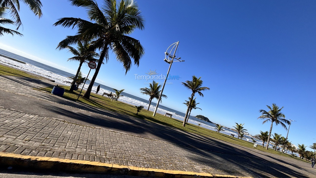 Casa para aluguel de temporada em Guaratuba (Balneário Eliane)