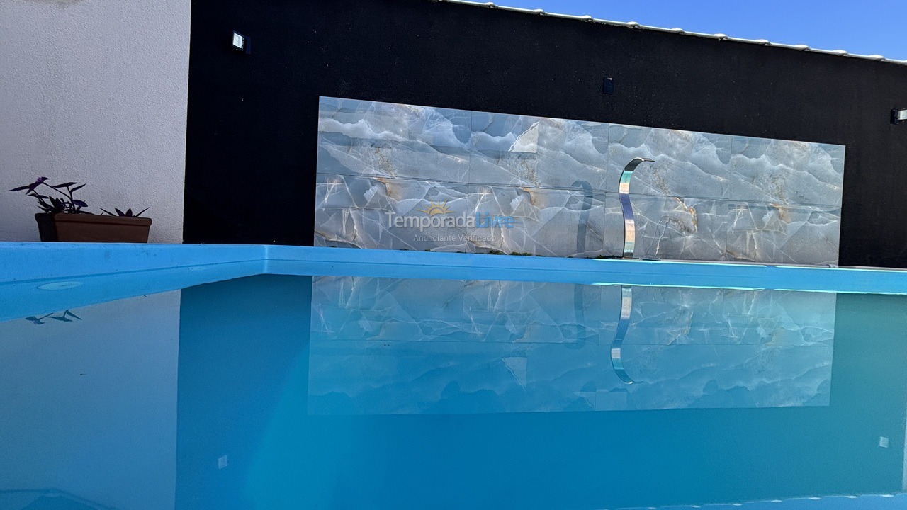 Casa para aluguel de temporada em Guaratuba (Balneário Eliane)