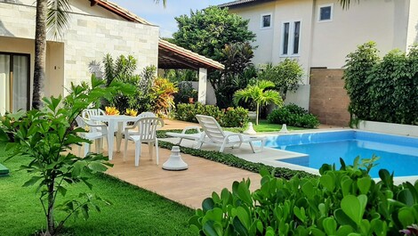 Beautiful house in Guarajuba, 4 bedrooms, near the sea.