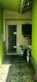 Relax at Grandma's Little House, a 4-minute walk to the sea.