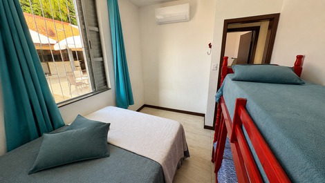 🏠Beautiful 3-bedroom house with pool, Canasvieiras Beach 🌞🏝️.