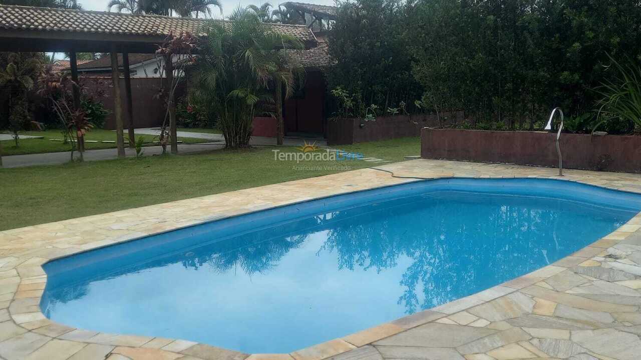 Casa para alquiler de vacaciones em Bertioga (Condominio Morada da Praia)