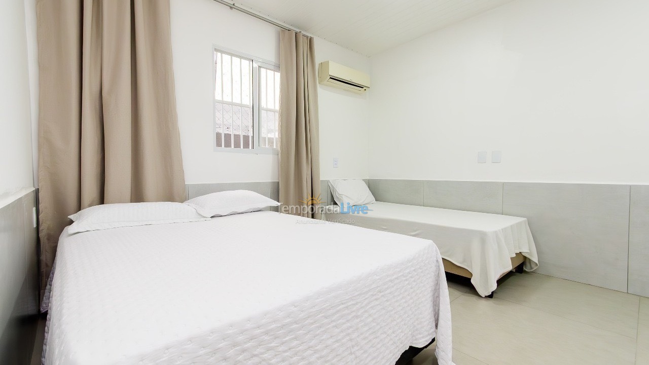 Casa para aluguel de temporada em Florianopolis (Canasvieiras)