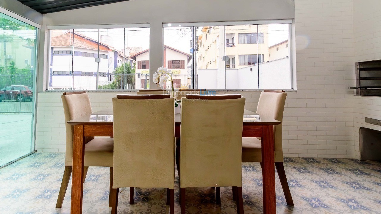 Casa para aluguel de temporada em Florianopolis (Canasvieiras)