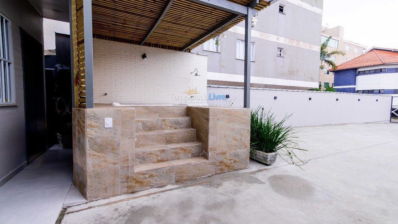Casa para aluguel de temporada em Florianopolis (Canasvieiras)