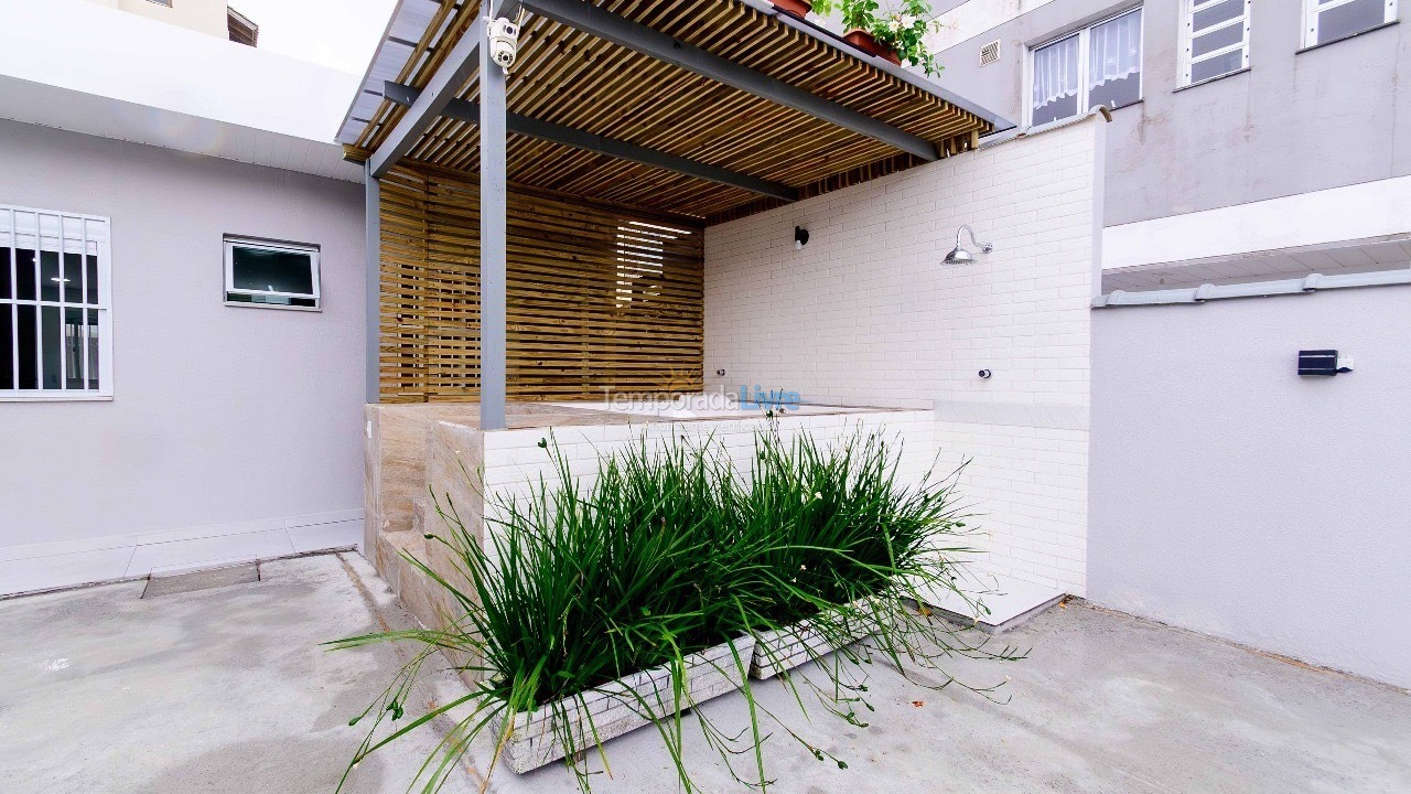 Casa para aluguel de temporada em Florianopolis (Canasvieiras)