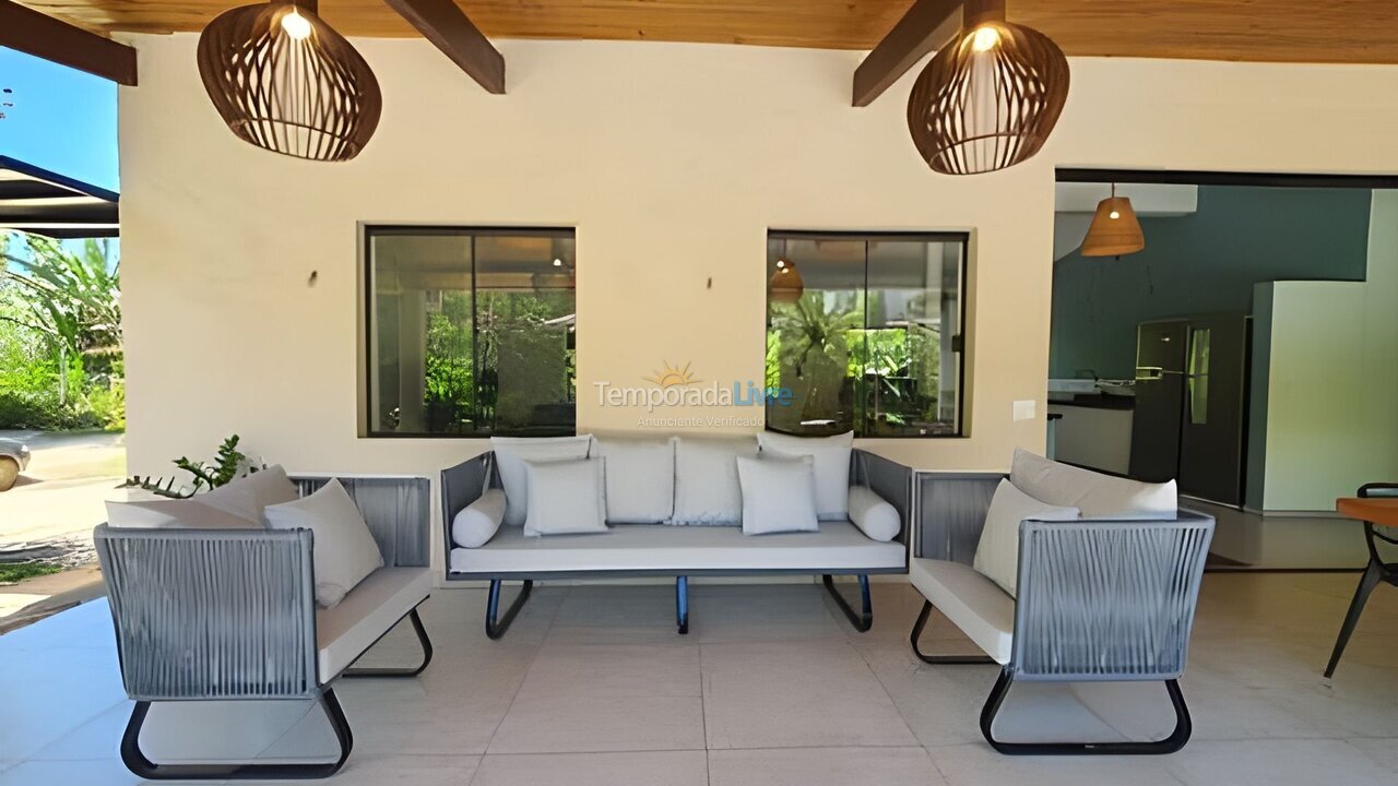 Casa para aluguel de temporada em Ubatuba (Itamambuca)
