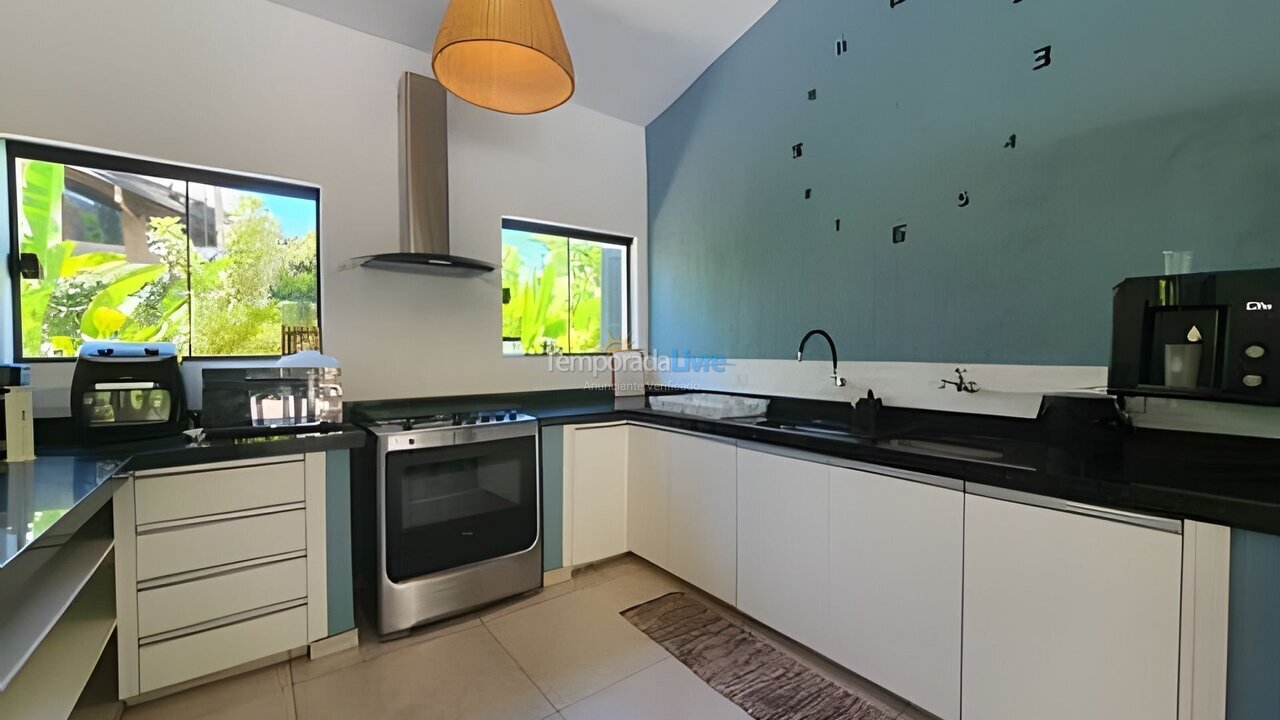 Casa para aluguel de temporada em Ubatuba (Itamambuca)