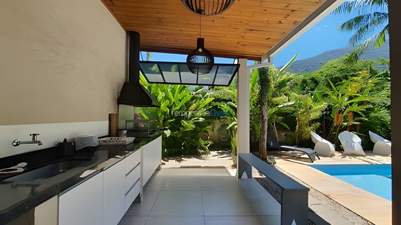 Casa para aluguel de temporada em Ubatuba (Itamambuca)