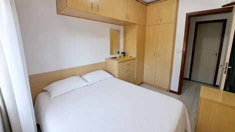 🏖️Apto de 2 Dorm /1 suíte, condomínio com pisicina!