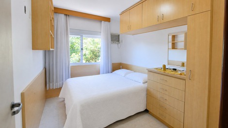 🏖️Apto de 2 Dorm /1 suíte, condomínio com pisicina!
