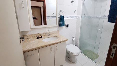 🏖️Apto de 2 Dorm /1 suíte, condomínio com pisicina!
