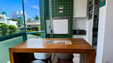 🏣Apto de 2 dormitórios, cond com piscina, no lado nobre da praia🏖️