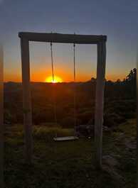 Cabin - fireplace - hot tub - top view - panoramic swing