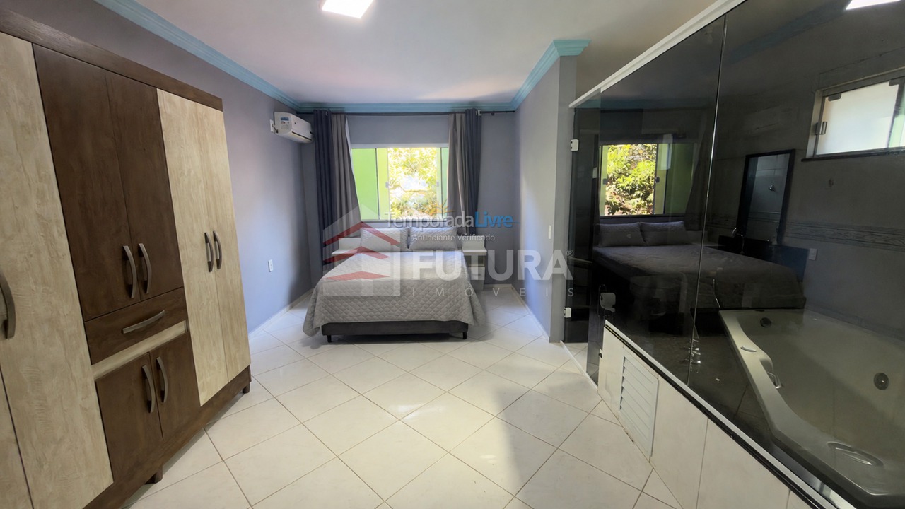 Casa para aluguel de temporada em Bombinhas (Canto Grande)