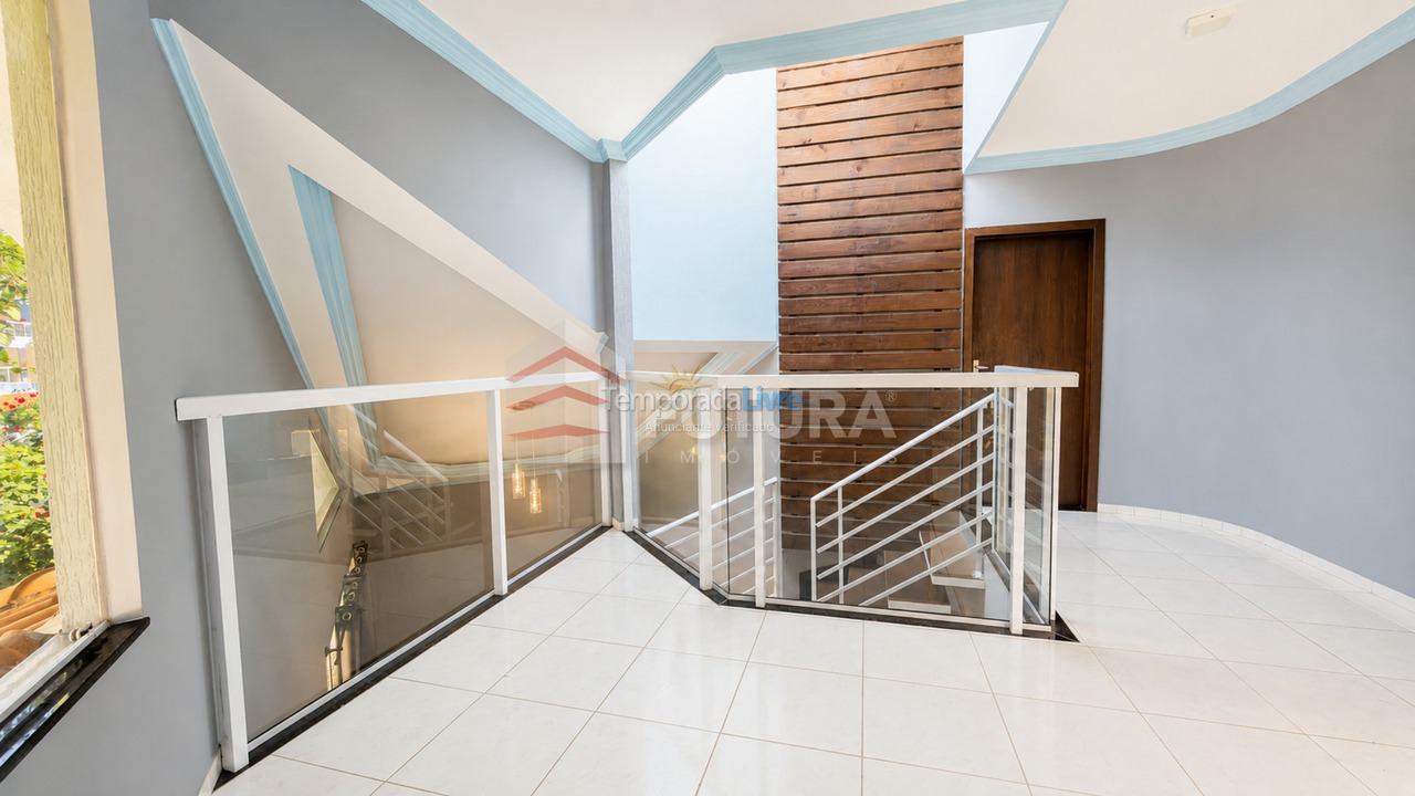 Casa para aluguel de temporada em Bombinhas (Canto Grande)
