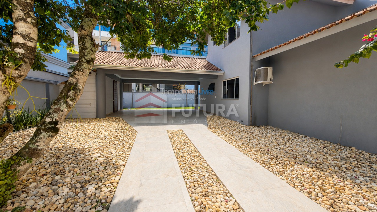 Casa para aluguel de temporada em Bombinhas (Canto Grande)