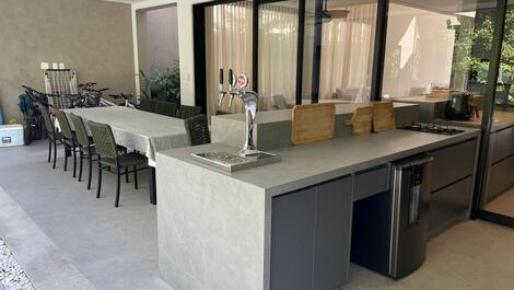 Vacation rental house in Riviera de São Lourenço