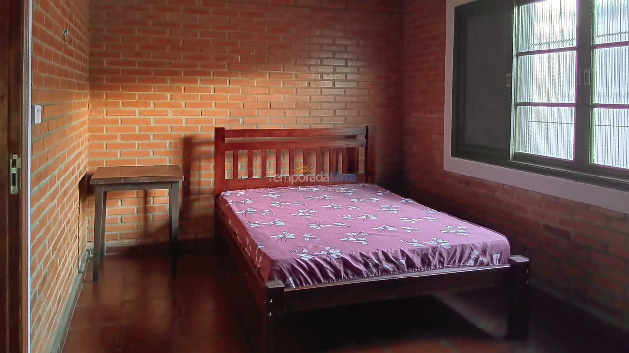 Casa para aluguel de temporada em Ubatuba (Itaguá)