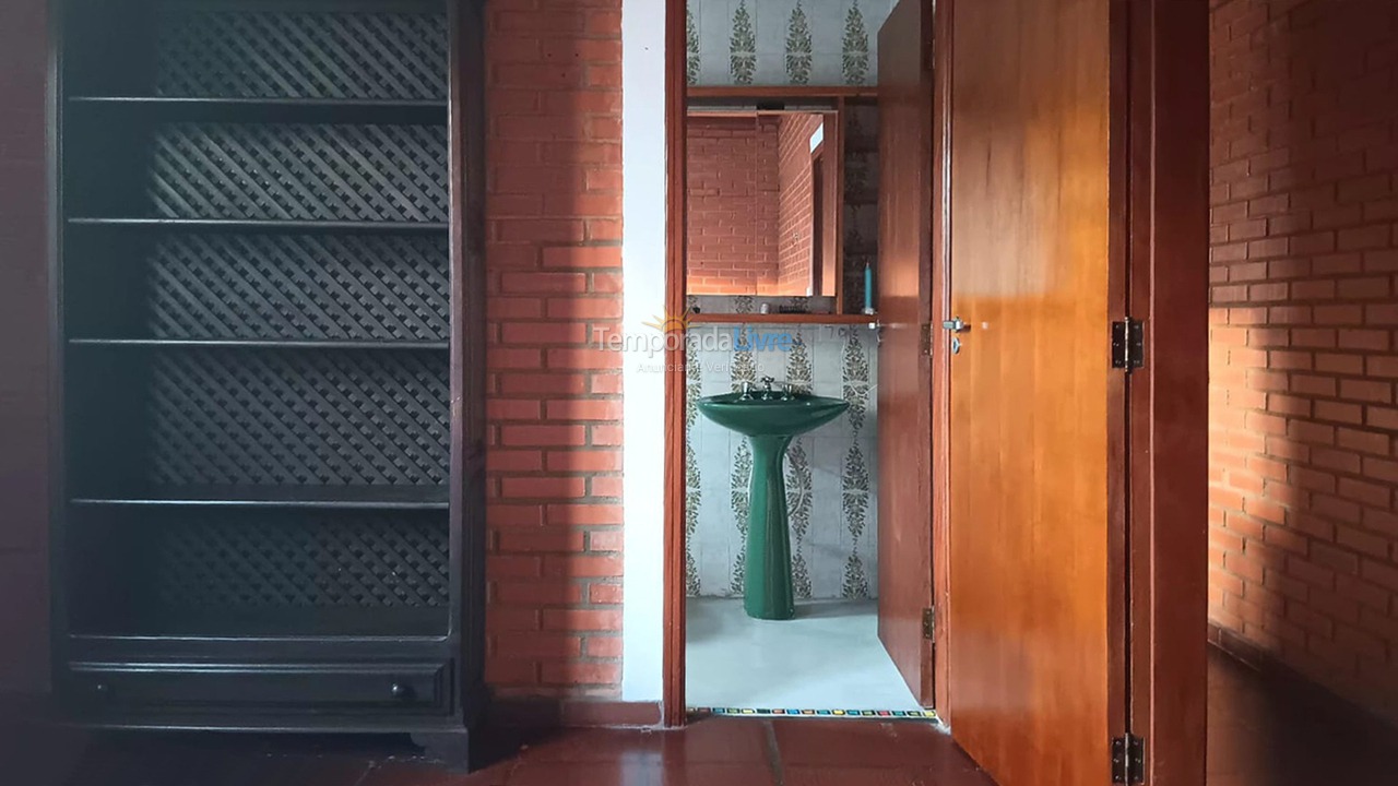 Casa para aluguel de temporada em Ubatuba (Itaguá)