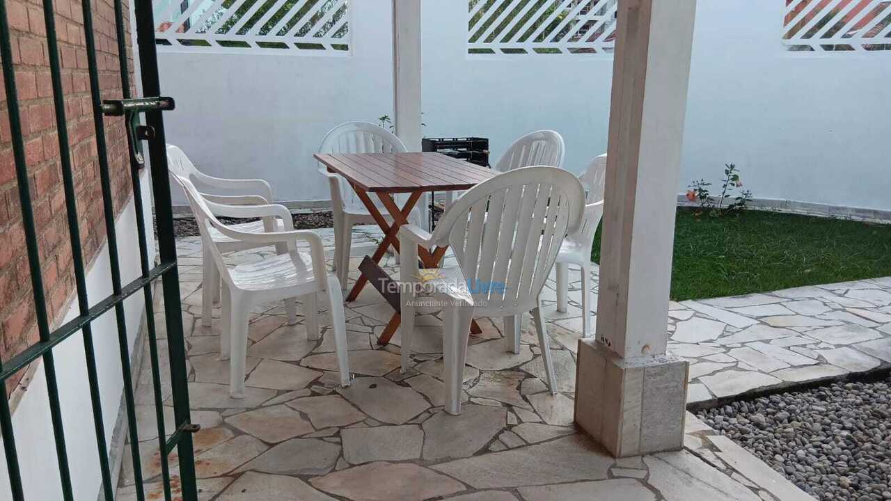 Casa para aluguel de temporada em Ubatuba (Itaguá)
