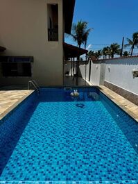 Linda Casa: Com piscina para até 15 pessoas