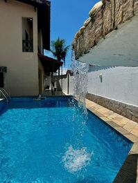Linda Casa: Com piscina para até 15 pessoas