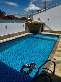 Linda Casa: Com piscina para até 15 pessoas