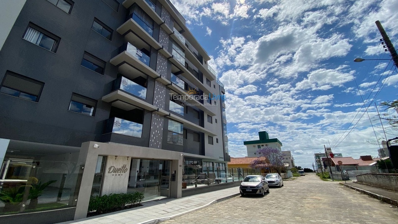 Apartamento para aluguel de temporada em Governador Celso Ramos (Praia de Palmas)